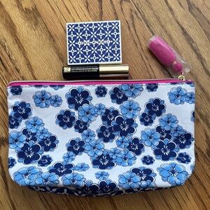 Estee Lauder bag and mini Makeup items